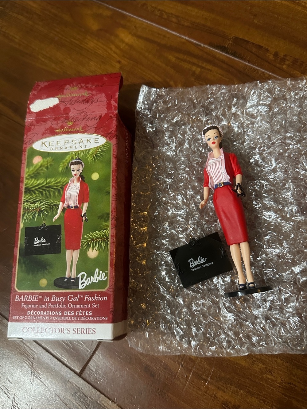 2001 Hallmark Barbie Busy Gal Fashion Ornament #8 Portfolio Set Box